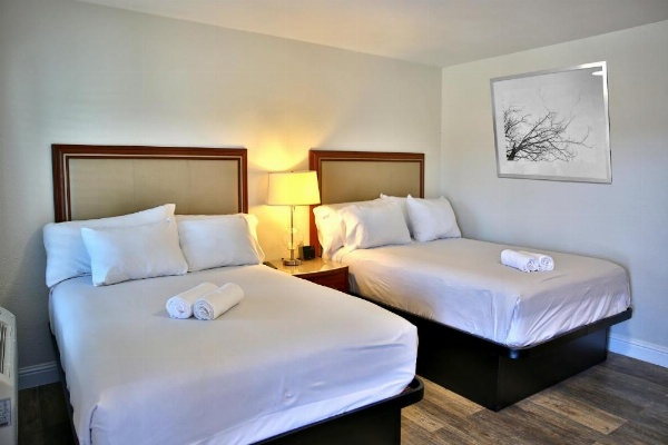 Travelodge by Wyndham Crescent City image 19