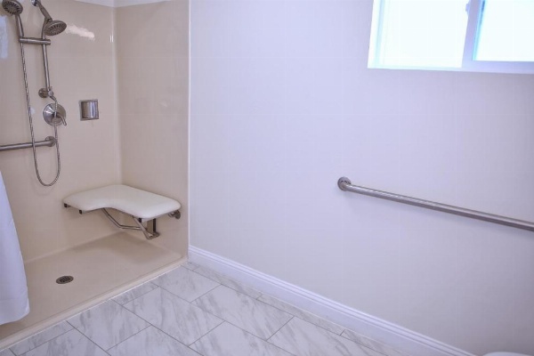 Travelodge by Wyndham Crescent City image 28